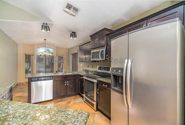 Foto del edificio - 2428 N Malachite