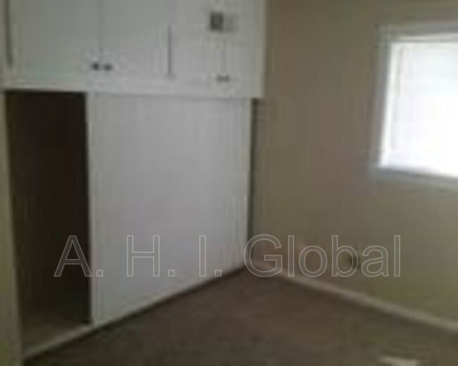Building Photo - 2026 S Fannin St