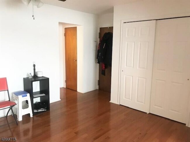 Foto del edificio - 747 Riverside Ave