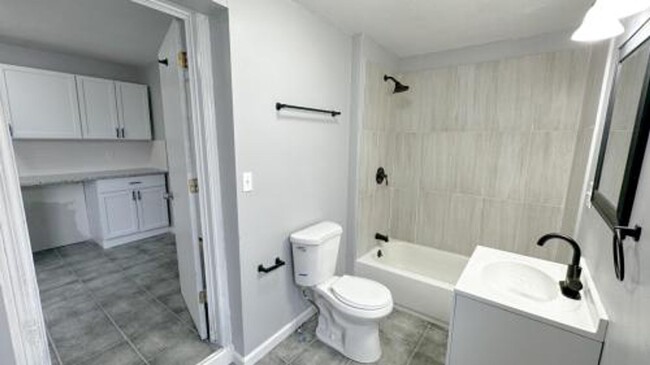 Foto del edificio - 1300 E 84th St