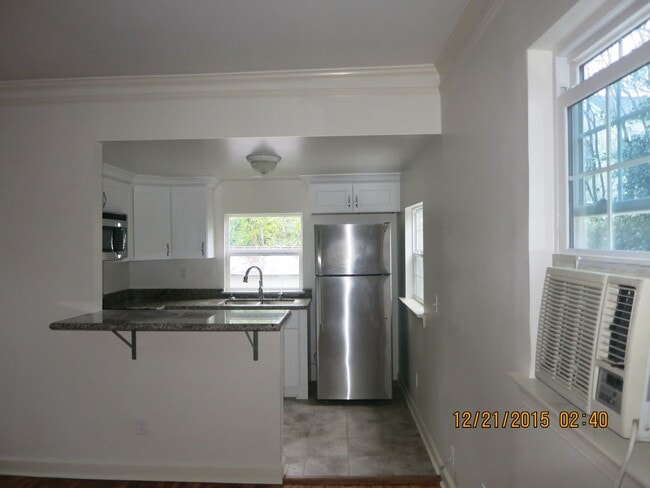 Building Photo - 4417 Chestnut St