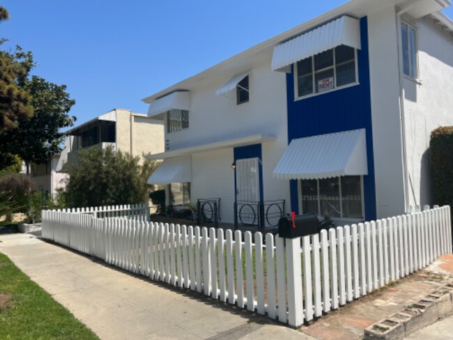 Building Photo - 1548 S Beverly Dr