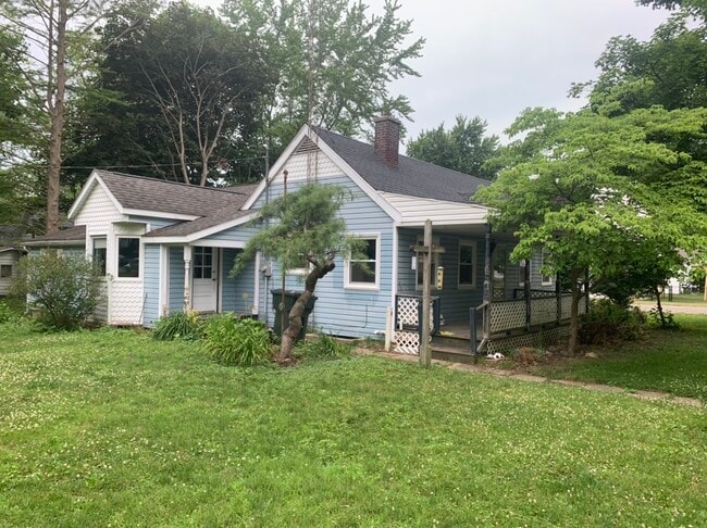 Building Photo - 219 Indiana Ave