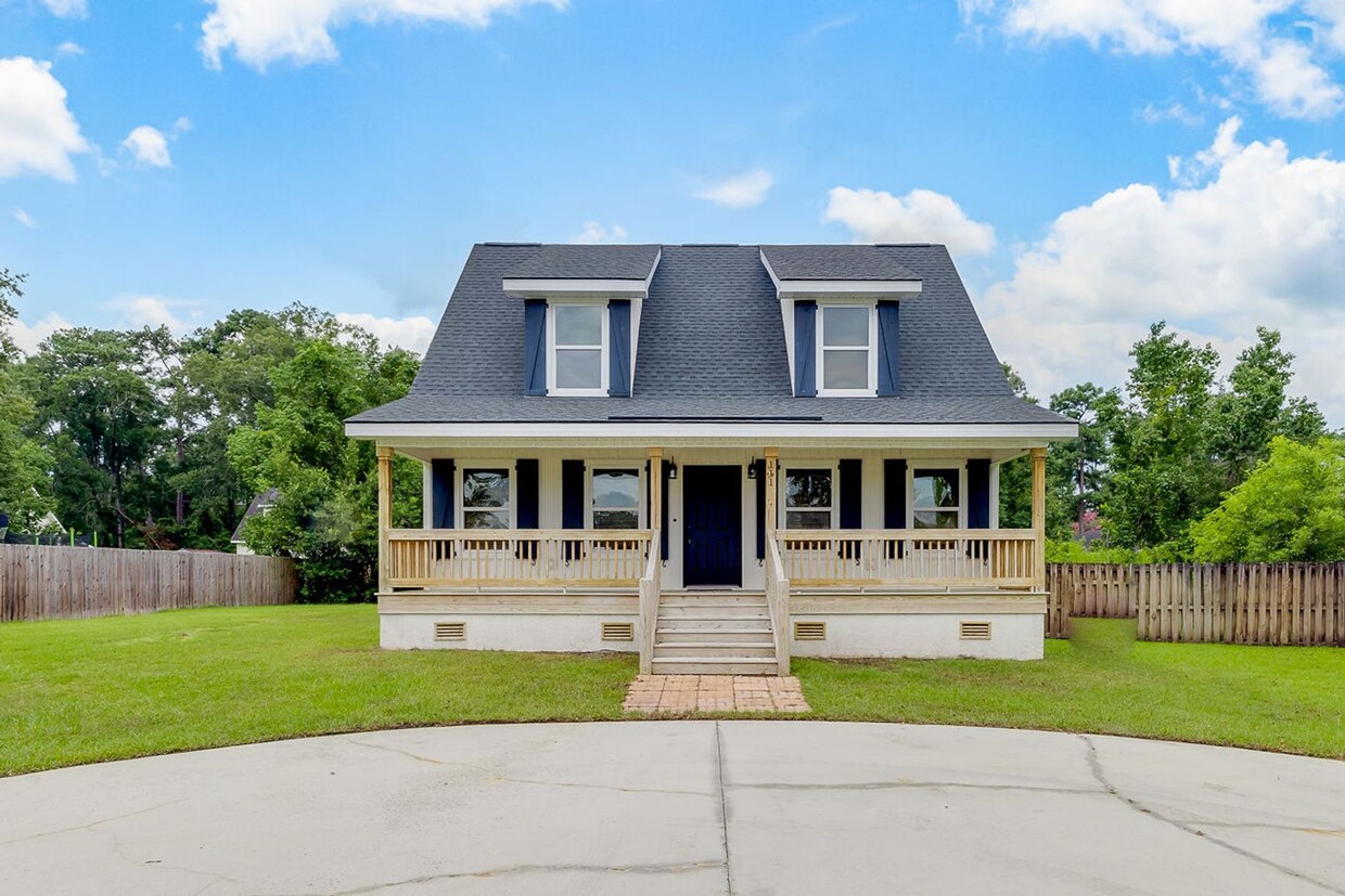 Primary Photo - Custom Cottage-Style Home in the Heart of ...