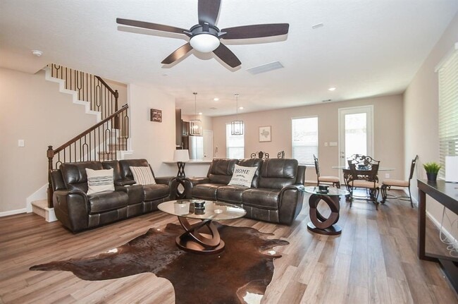 Building Photo - 8618 Cedar Plains Ln