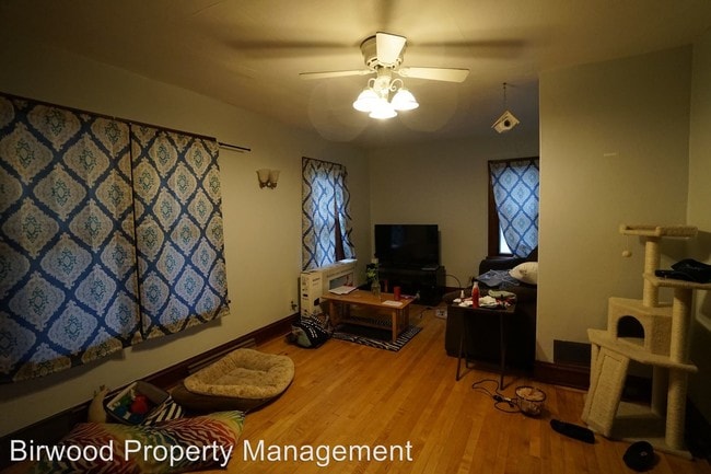 Building Photo - 2 br, 1 bath Apartment - 2309 Superior St.