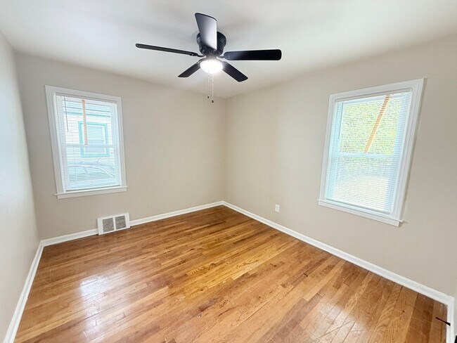 Foto del edificio - Freshly Renovated 3-Bedroom Home – Quality...