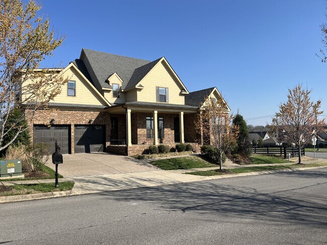 Building Photo - Charming Rental Property in Prime Franklin...