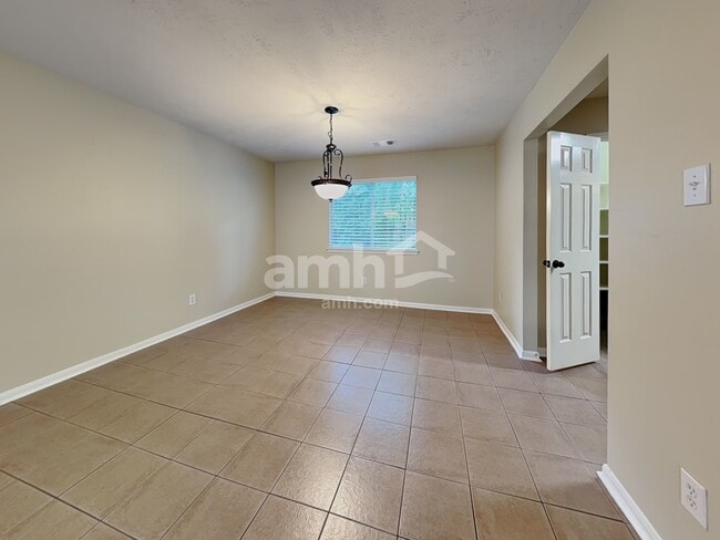 Building Photo - 7010 Durango Dr