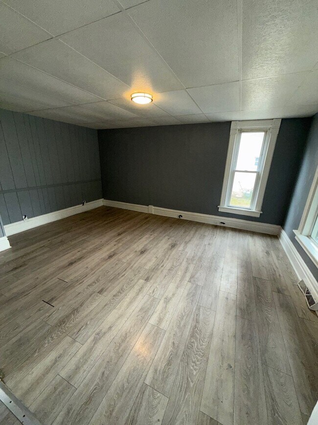 Foto del edificio - 625 N Court St