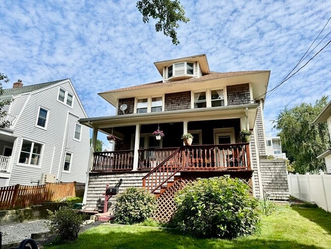 Building Photo - 11 Mayflower Rd