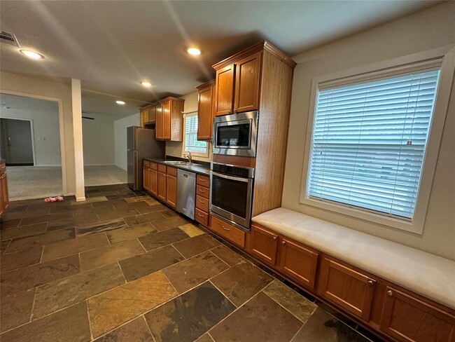 Foto del edificio - 9602 Fairdale Ln