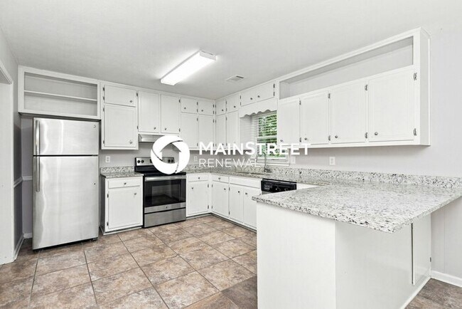 Building Photo - 3 Bedroom Pet-Friendly Home in Conyers, GA with Main Street Renewal