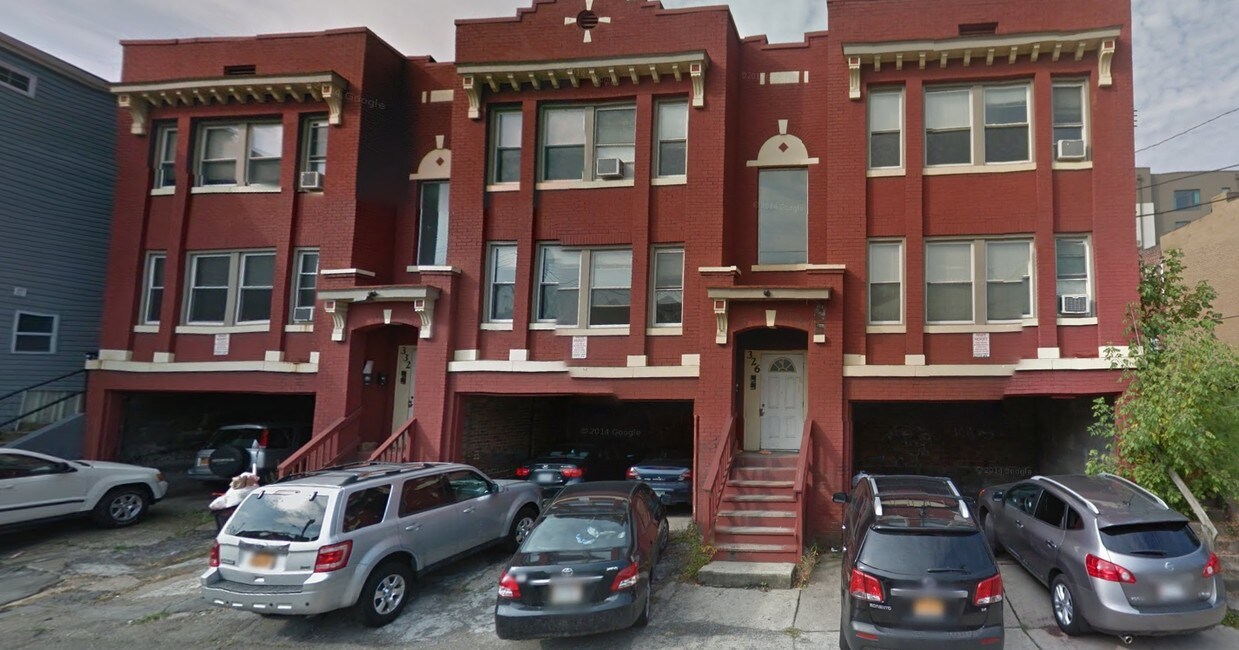 Primary Photo - 326 S Bouquet St
