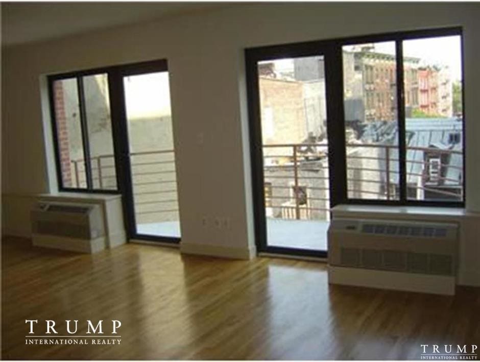 Primary Photo - 192 Elizabeth Street