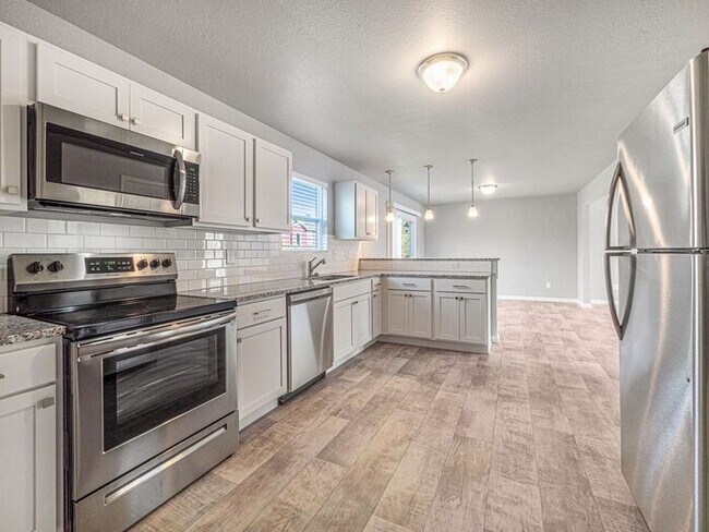 Foto del edificio - 17433 Silver Maple St
