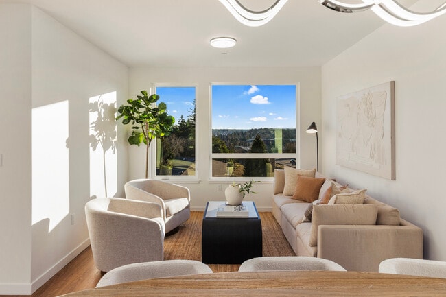 Inviting Living Space Perfect for relaxing or hosting - The Narrows at Clare