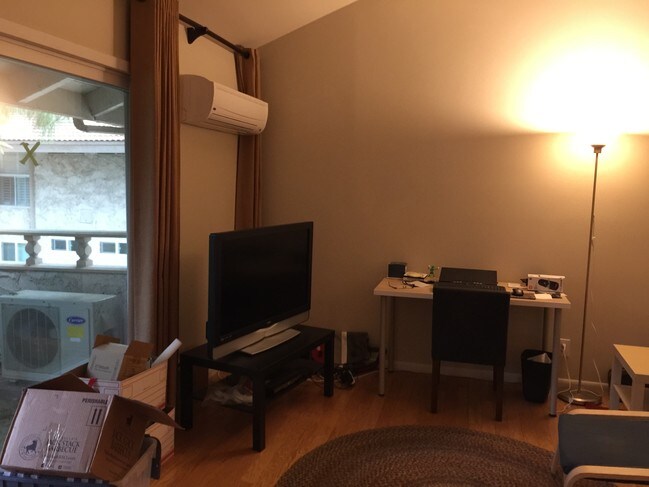 Foto del edificio - 31567 Lindero Canyon Rd