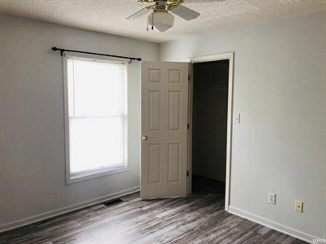 Foto del edificio - 3345 S Oaklawn Cir