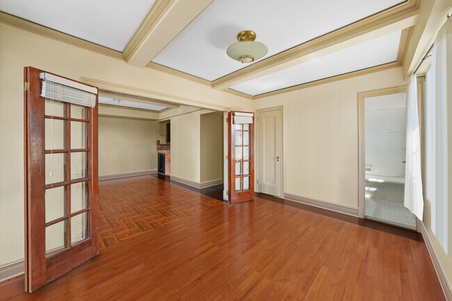 Foto del edificio - 320 E 42nd St