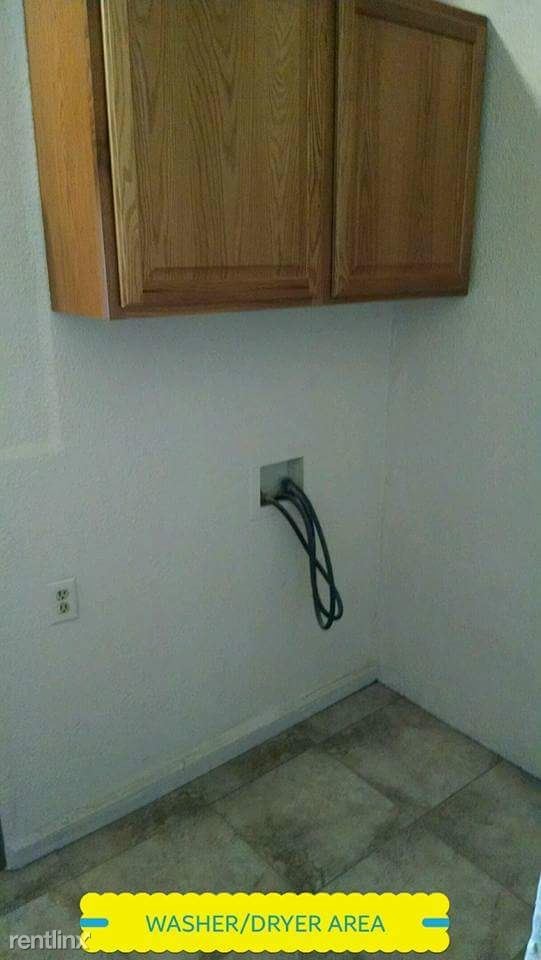 Foto del edificio - 900 E Bowman Ave