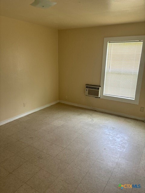 Building Photo - 808 Stetson Ave