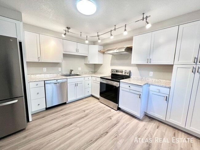 Photo - 301 Columbia Rd Apartment