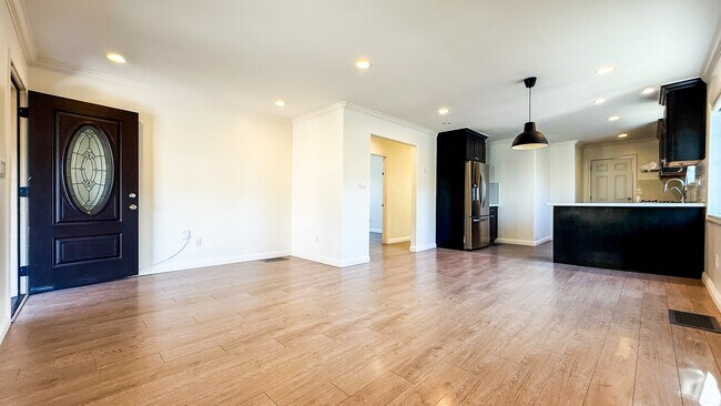 Foto del edificio - 2820 Budau Ave