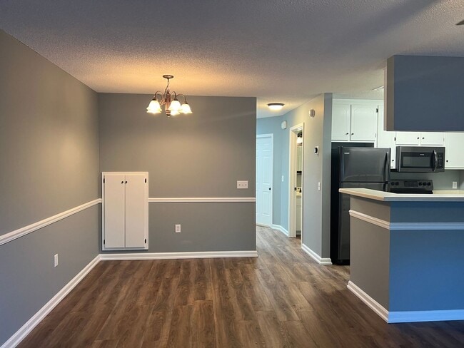 Building Photo - 117 N Spring View Dr