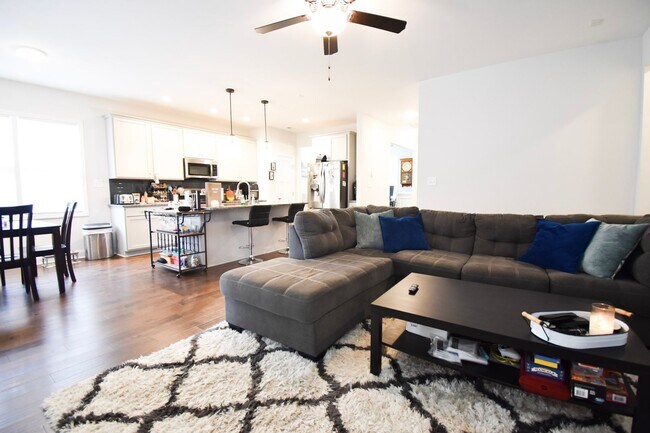 Foto del edificio - 187 Cloverwood Ln
