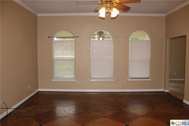Building Photo - 1230 Loma Verde Dr