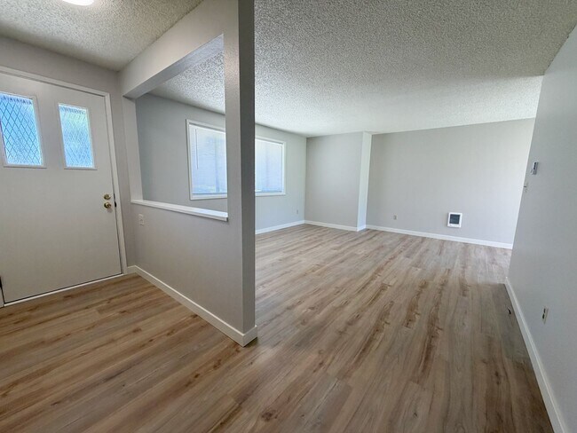 Foto del edificio - 6131-6131 Onyx Ave