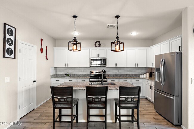 Foto del edificio - 242 Pacific Dr