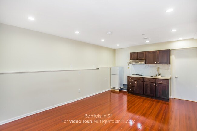 Building Photo - 768 Rolph St