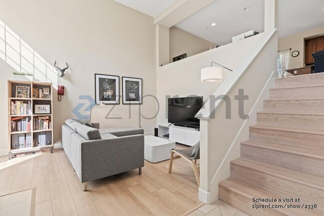 Building Photo - Unit