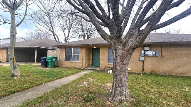 Photo - 1002-1002 Mulkey Ln Apartment