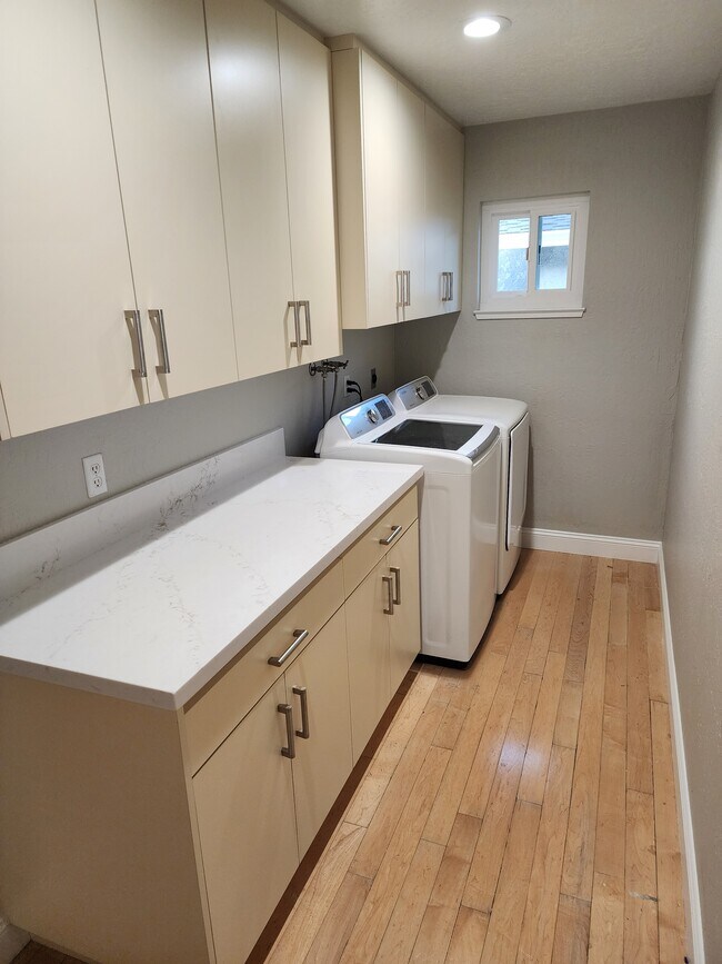Laundry Room - 1132 Rhinecastle Way House