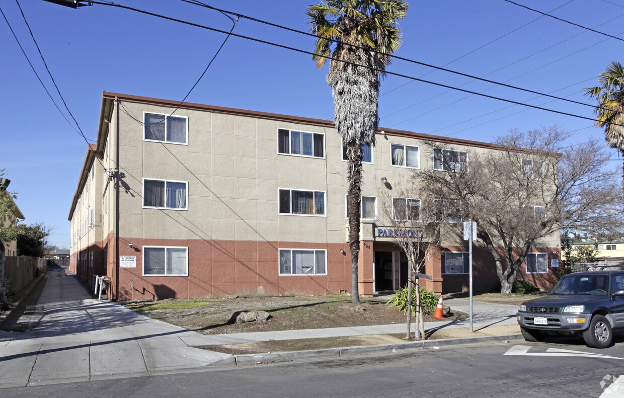 Primary Photo - Parkmont Apartments