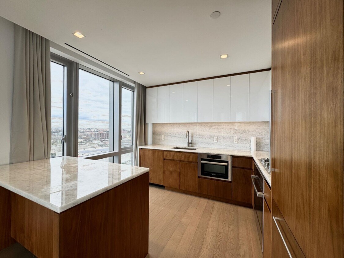 Foto principal - 75 Park Ln S