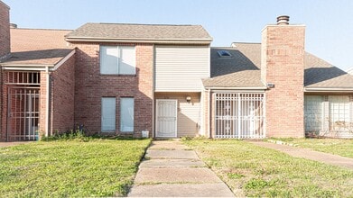 Building Photo - 10920 Village Bend Ln