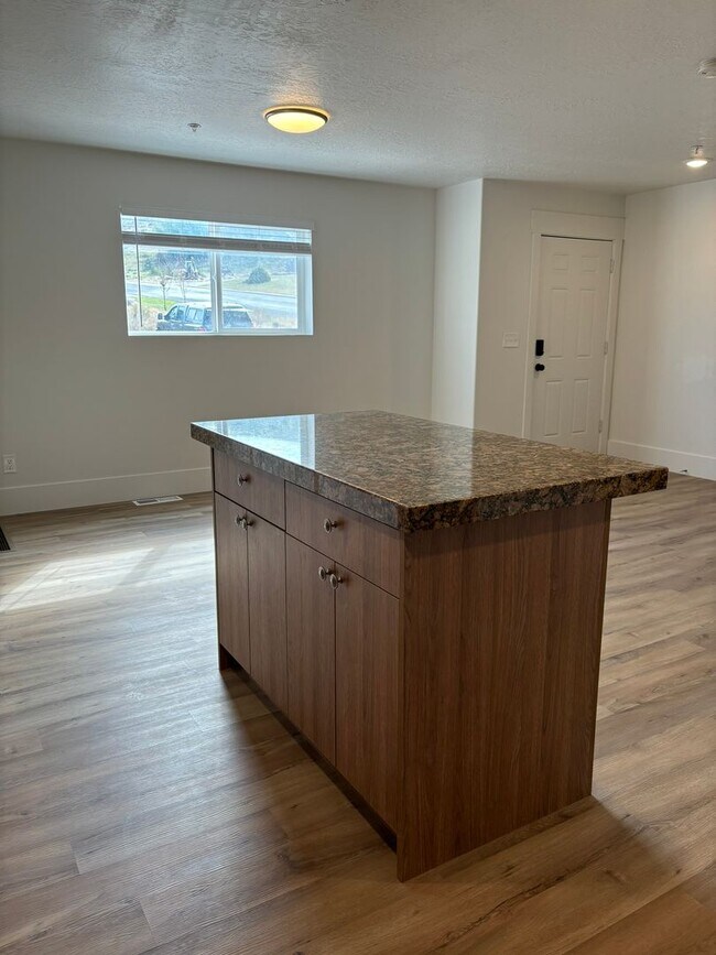 Foto del edificio - 2 bedroom 2.5 bath townhome