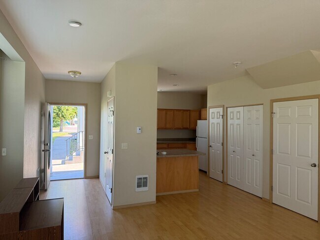 Foto del edificio - 1224 8th St W