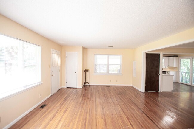 Foto del edificio - 5010 Glenmere Rd