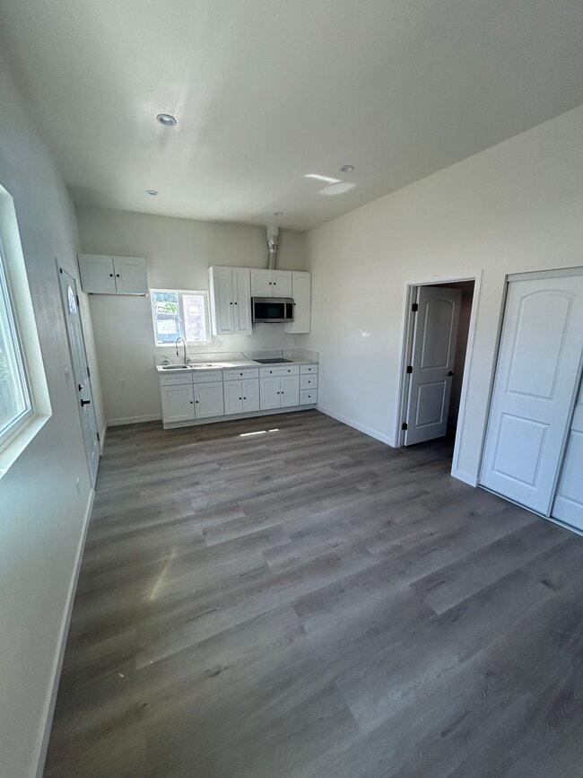 Building Photo - 7948 Aura Ave