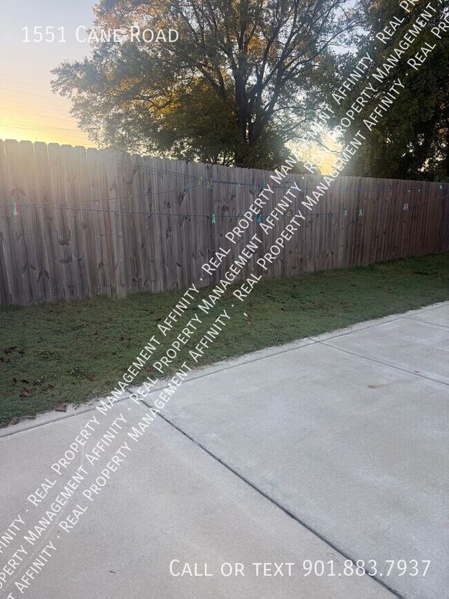 Photo - 1551 Cane Rd House