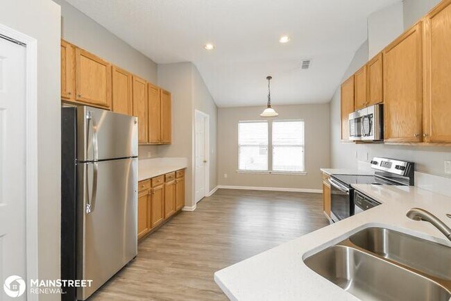Foto del edificio - 12259 Sumter Square Dr E, Jacksonville, FL...