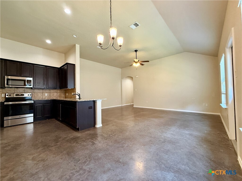 Foto del edificio - 424 Jack Rabbit Ln