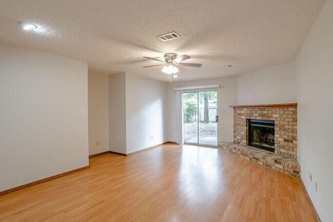 Building Photo - 2 Bed/2 Bath With One-Car Garage Available...