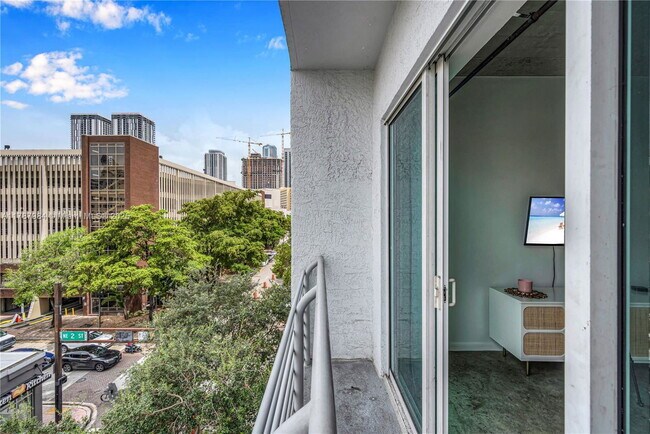 Foto del edificio - 133 NE 2nd Ave