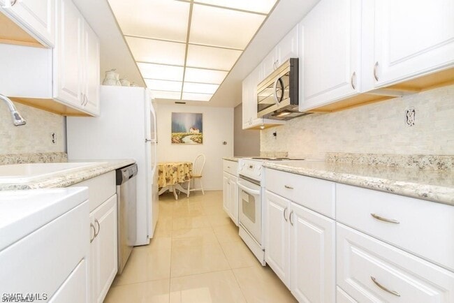 Building Photo - 3645 Boca Ciega Dr